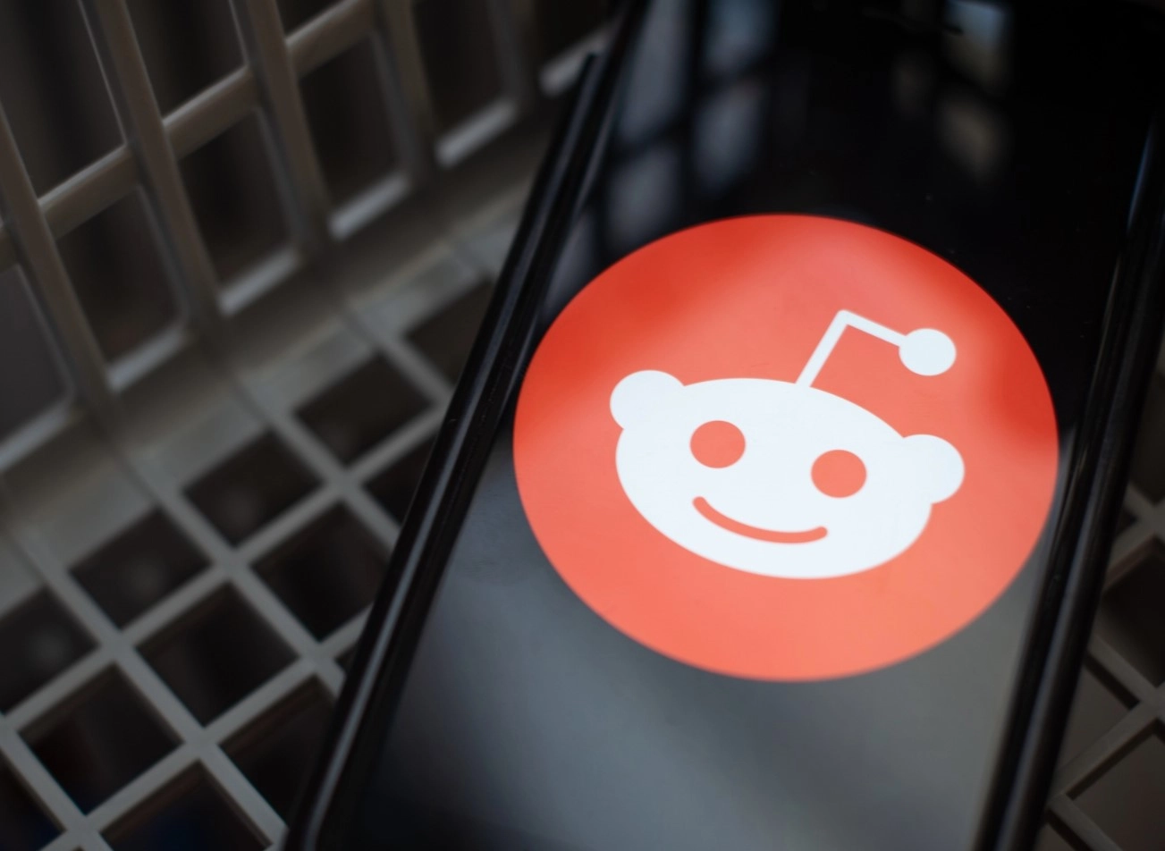 Reddit wykazuje różne źródła przychodów przed IPO