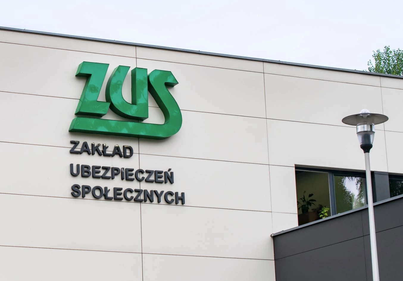 Składki ZUS 2026. Przedsiębiorcy zapłacą tysiące złotych więcej w skali roku