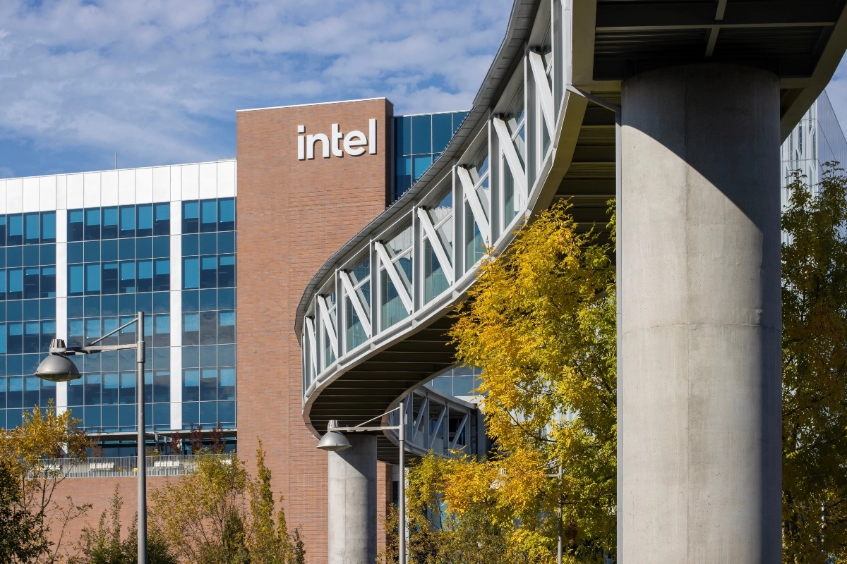 Intel zwolni ponad 21 tys. pracowników. Rekordowa redukcja zatrudnienia w cieniu AI