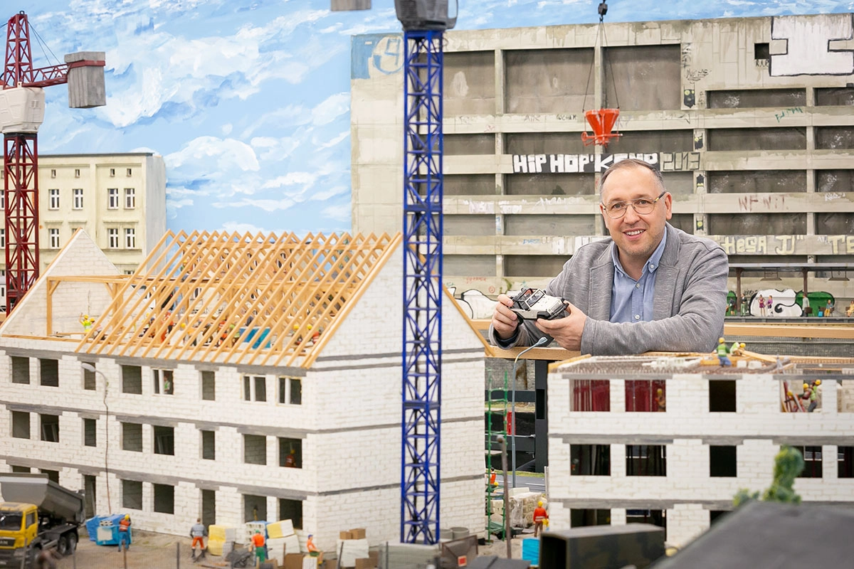 Spod namiotu na giełdę. Kolejkowo rośnie w siłę