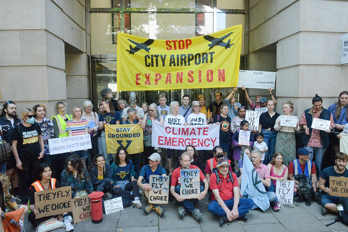 Sztuka latania. Czym jest ruch flight shame?