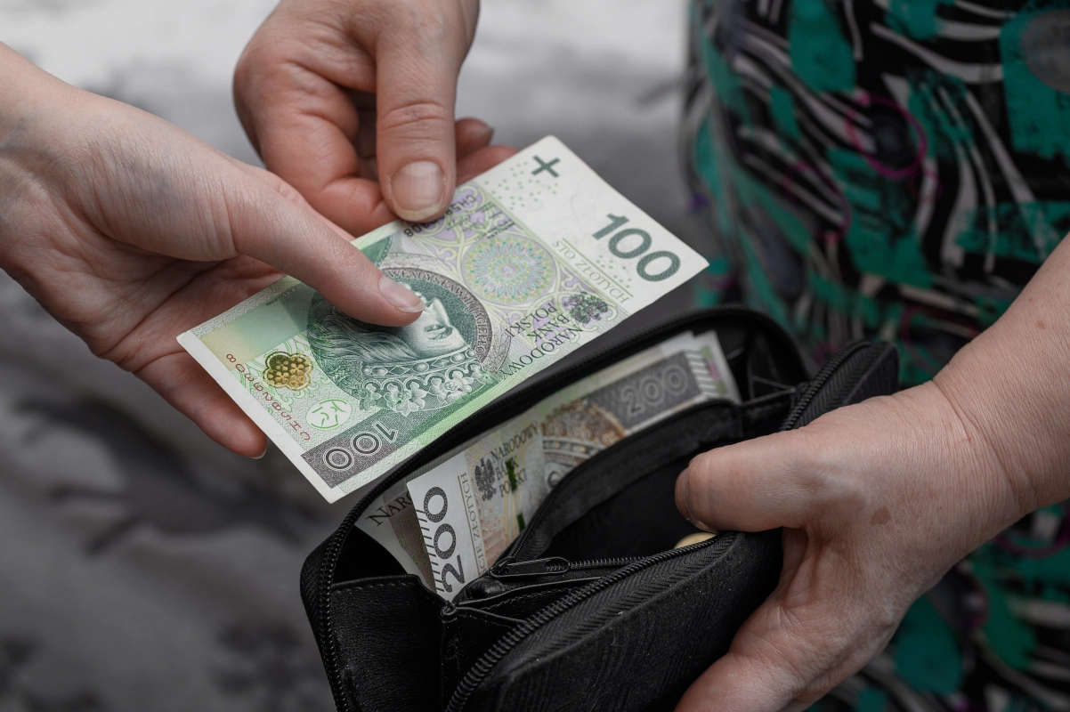 Banki apelują do klientów o wypłacanie gotówki. O co chodzi?