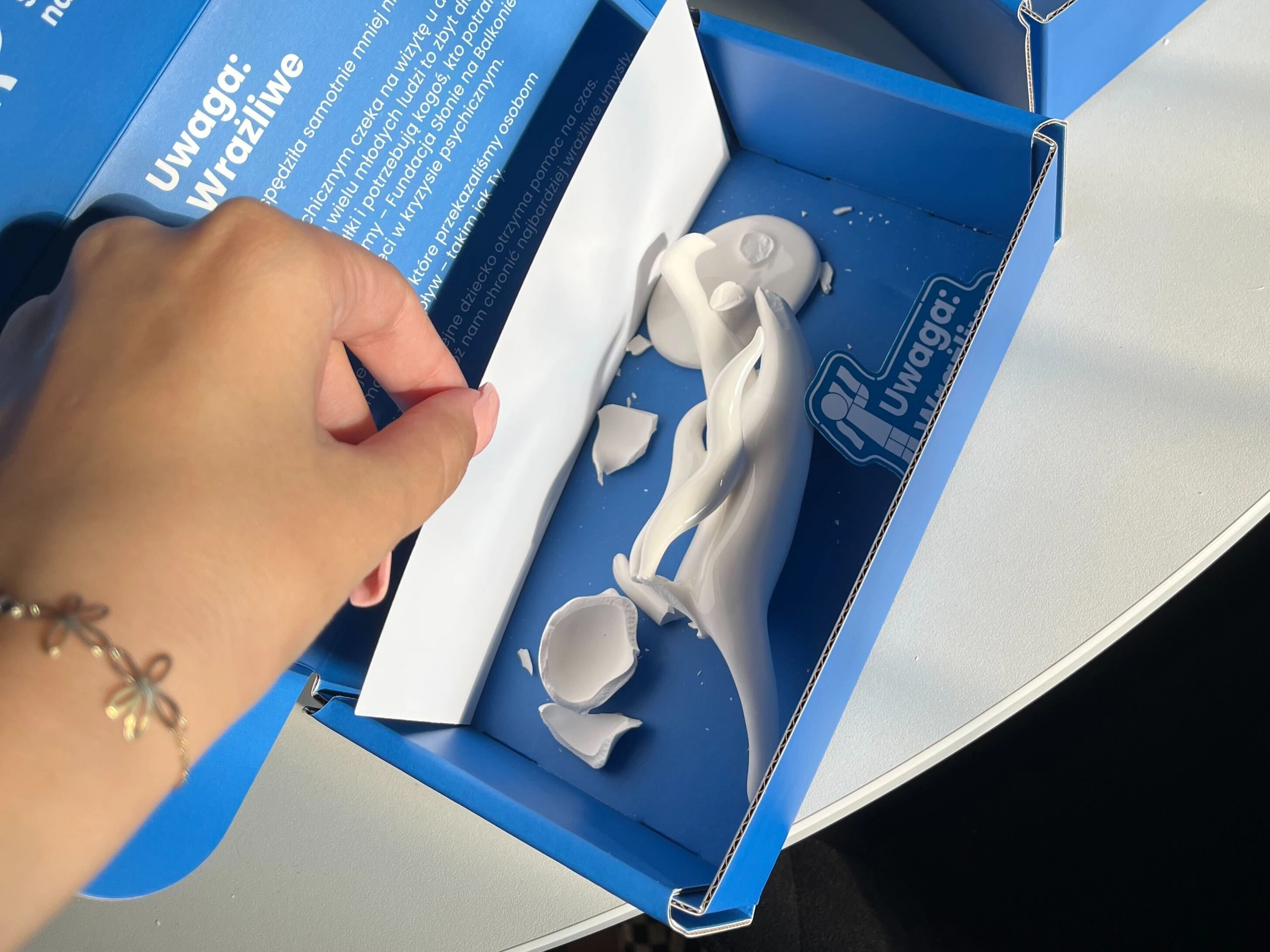 265 dni czekania na pomoc - kampania „Uwaga: wrażliwe!” alarmuje o kryzysie psychicznym dzieci w Polsce