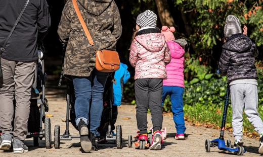 Polacy chcą zakazu przemieszczania się przed świętami? "Wielu wciąż się bardzo boi"