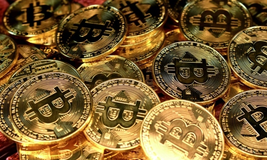 Jedna trzecia 50-latków inwestuje w krypto i Bitcoina