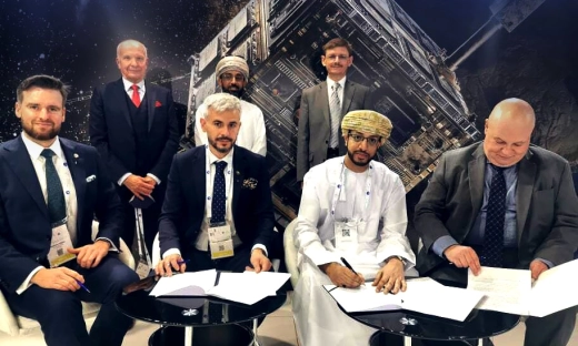 Dwie polskie firmy strategicznymi partnerami Omanu w programie kosmicznym