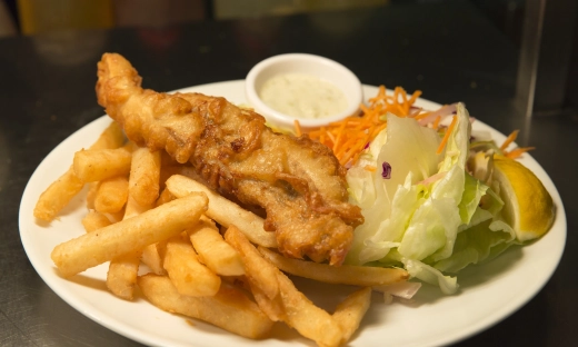 Krem dekoracyjny zamiast bitej śmietany. Jakie masz prawa w restauracji?