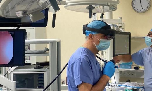 Microsoft HoloLens 2 wspiera pracę chirurgów bariatrycznych i pacjentów z otyłością