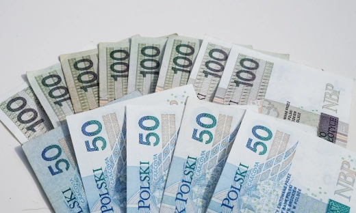Najbardziej zadłużony Polak musi spłacić ponad 75 mln zł. Spadła za to liczba dłużników