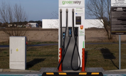 Samorządy otrzymają stacje ładowania aut elektrycznych. Rusza nowy program grantowy