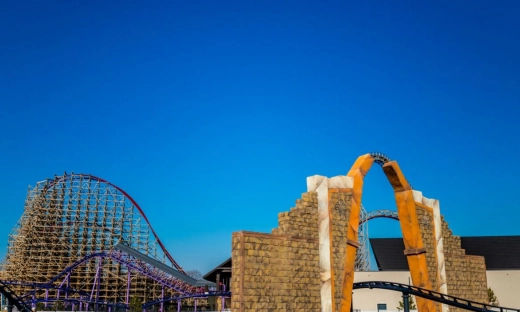 Ekipa Friza będzie miała własny rollercoaster. W sprzedaży również zestawy kolekcjonerskie dla fanów