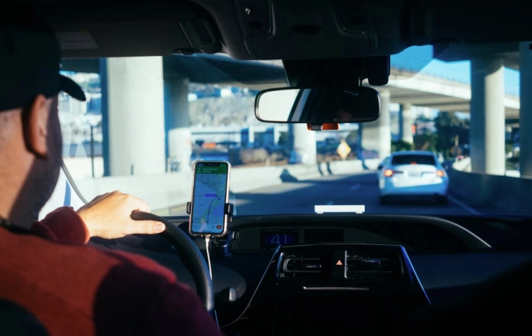 Uber zmienia zasady weryfikacji kierowców. To odpowiedź na ostatnie kontrole policji?