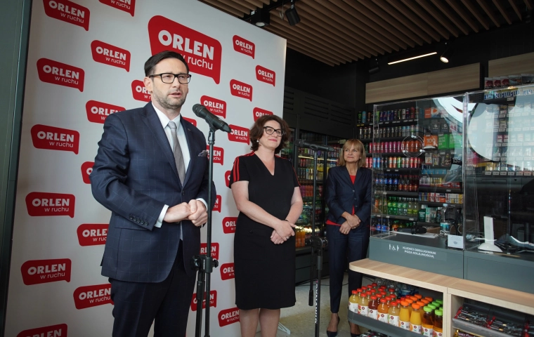 Orlen wychodzi ze stacji benzynowych. Wystartował pierwszy sklep Orlen w ruchu