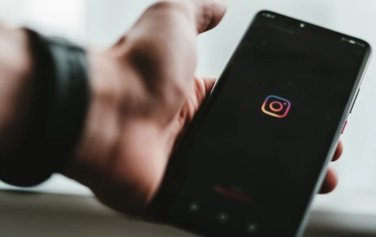 Facebook wstrzymuje prace nad Instagramem dla dzieci