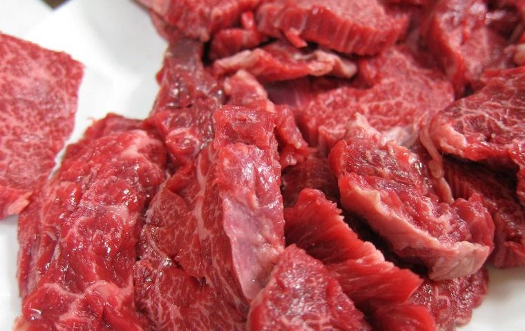 Europosłanka chce zakazu reklam mięsa. "To zły pomysł, który zaszkodzi rolnikom i gospodarce"