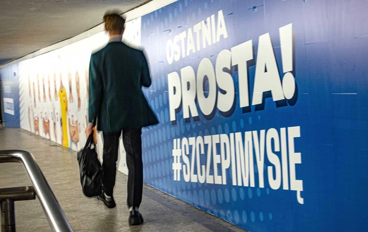 Zwolnienie pracownika przez odmowę zaszczepienia jest niezgodne z prawem. Co się dzieje w firmach?