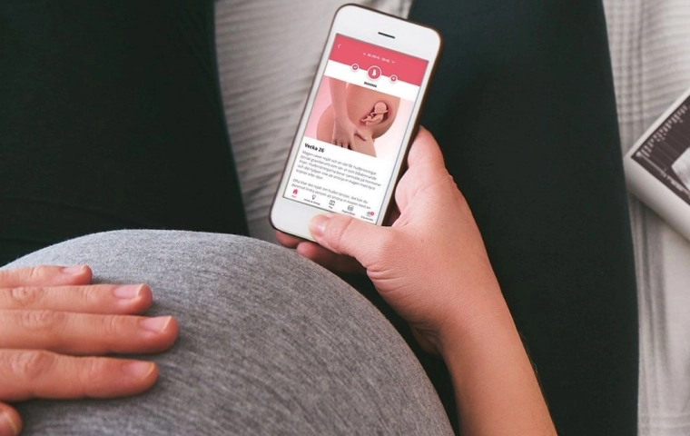 Szkoła rodzenia w smartfonie. Popularne marki parentingowe łączą siły