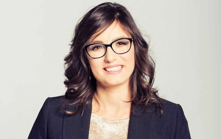 Zdalnie czy w biurze? "Pracownicy nie powinni sami decydować, w jakim trybie chcą pracować" [WYWIAD]