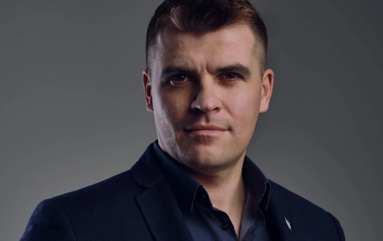 Uniwersum pełne bohaterów [WYWIAD]