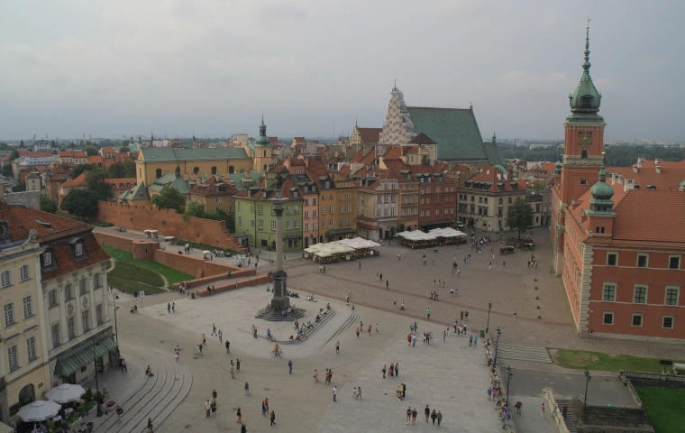 Zamknięte branże zapraszają do podpisania petycji na warszawskim Placu Zamkowym