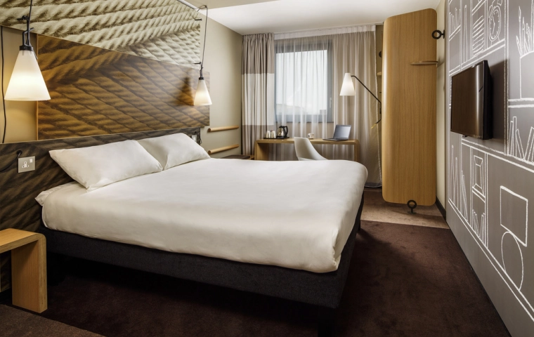 Gigant hotelowy ogłasza plan oszczędnościowy. Będą zwolnienia