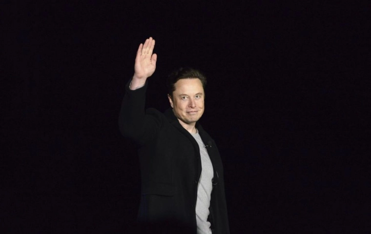 Twitter przyjął ofertę. Elon Musk przejmie serwis za 44 mld dol.
