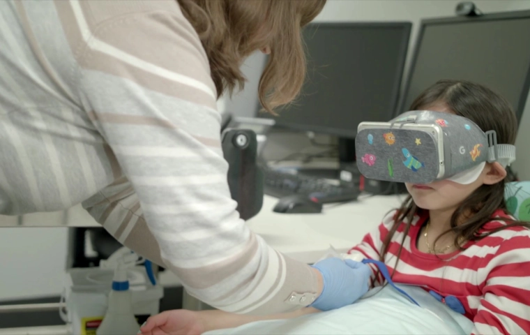 Wirtualna rzeczywistość pomoże młodym pacjentom. "Chcemy zminimalizować ból i stres"