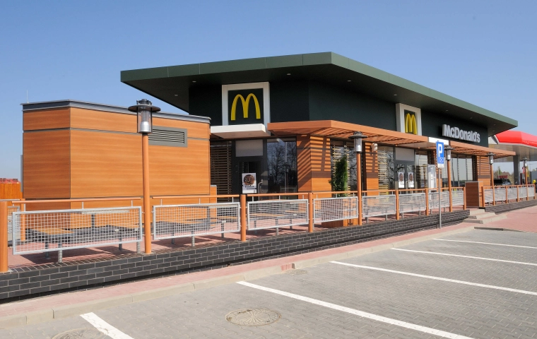 Burger King zachęca do zamawiania z McDonald's