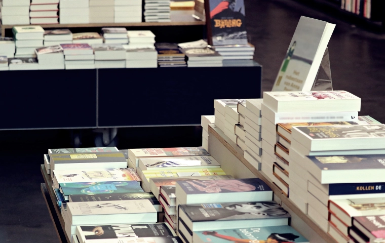 Zamykane księgarnie, wzrost popularności audiobooków. Rynek książki w czasie pandemii