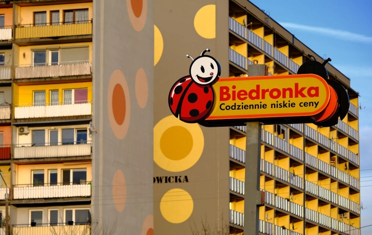 Zmowa cenowa przez 15 lat. Ukarani właściciel Biedronki i portugalskiego oddziału sieci Auchan