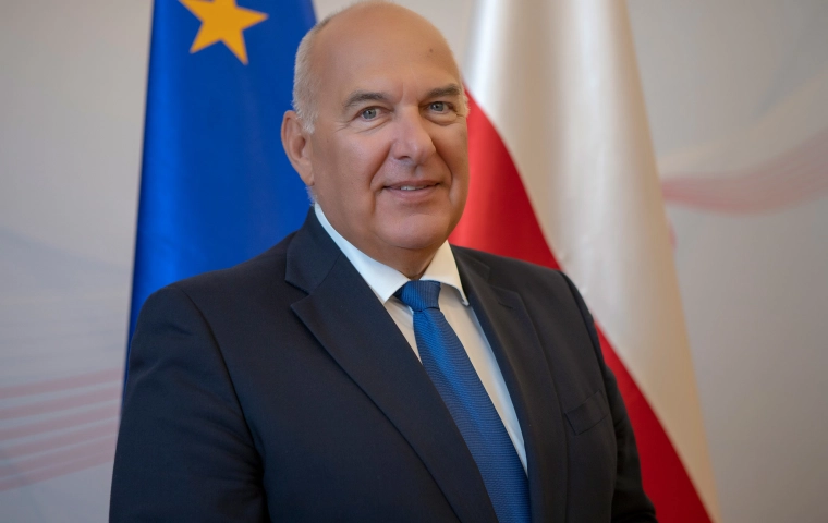 Minister finansów: Pensje za styczeń mogą być niższe