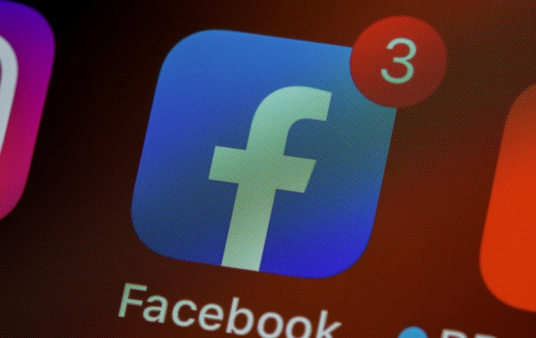 Facebook osiągnął wycenę 1 biliona dolarów