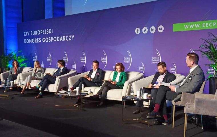 Jak zarządzać zespołami w czasach masowej pracy zdalnej