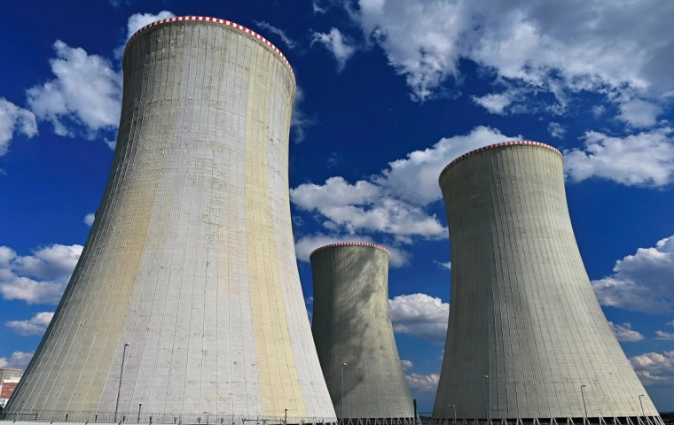 Kryzys energetyczny nie zmienia podejścia funduszy? Połowa firm chce dekarbonizować portfele
