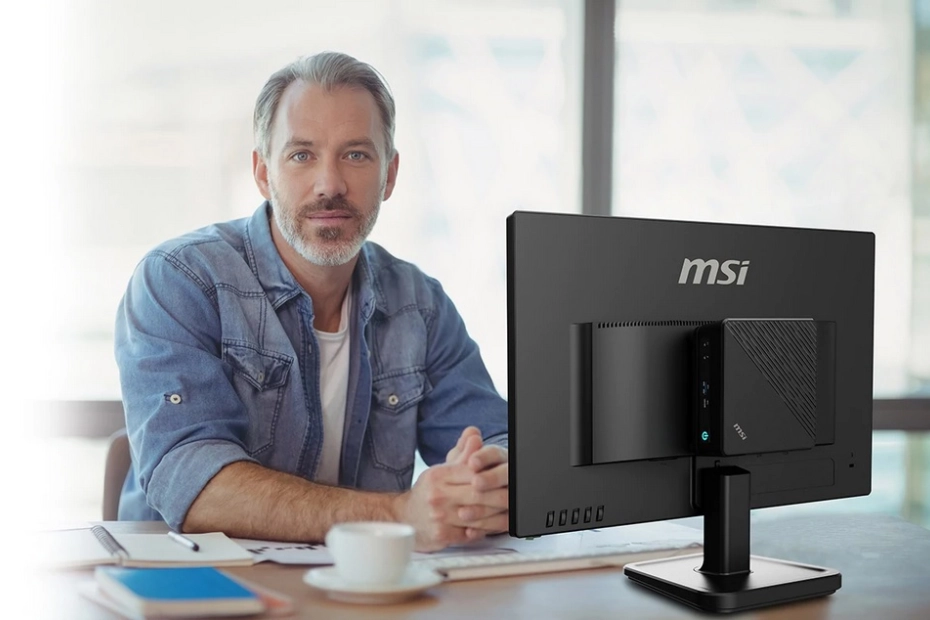 MSI Cubi 5 10M można zamontować z tyłu monitora, Fot. materiały prasowe