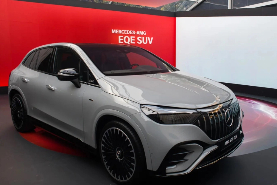 Mercedes Benz ma absurdalny pomysł na biznes / Fot