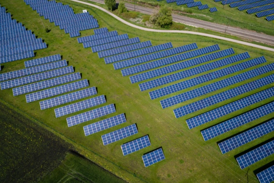 Facebook opiera się już na energii odnawialnej / F