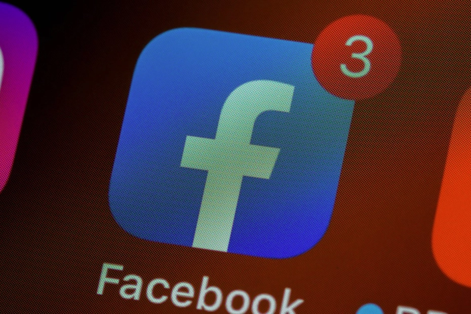 Facebook osiąga wycenę 1 bln dol. / Fot. Unsplash.