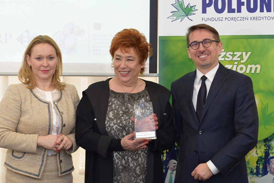 Od lewej: pełnomocnik rządu ds. MSP Andżelika Możdżanowska, prezes zarządu funduszu POLFUND Barbara Bartkowiak, dyrektor KPK ds. Instrumentów Finansowych Arkadiusz Lewicki. Fot. Materiały prasowe