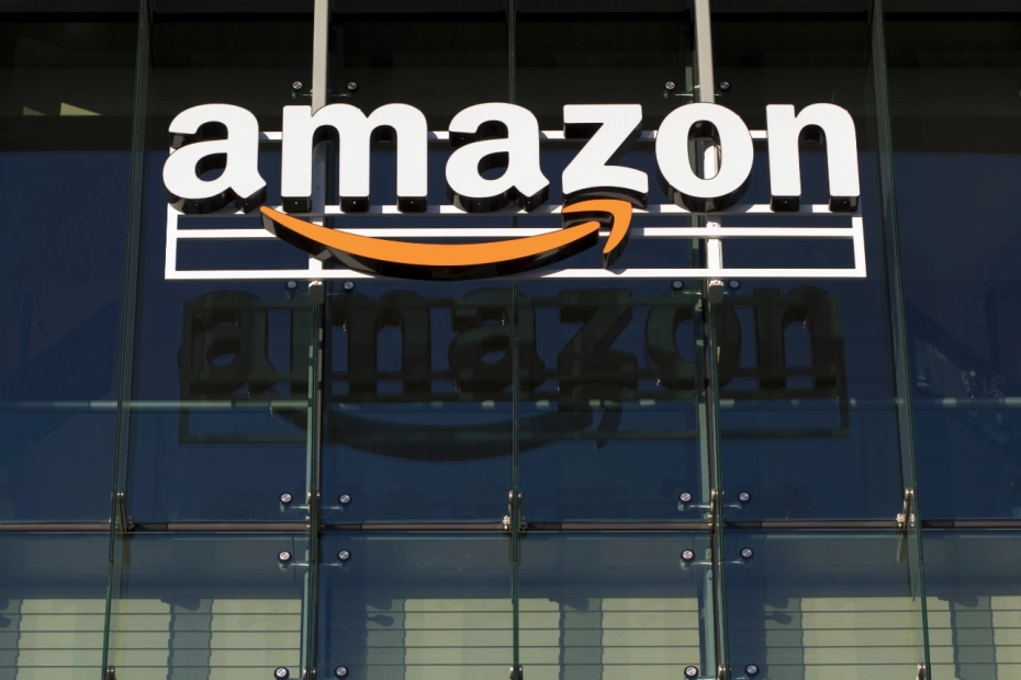 Amazon ciągle zwalnia pracowników / Fot. Tada Imag