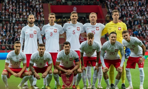 Czy polscy piłkarze powinni grać w kadrze za darmo? Zdania są podzielone