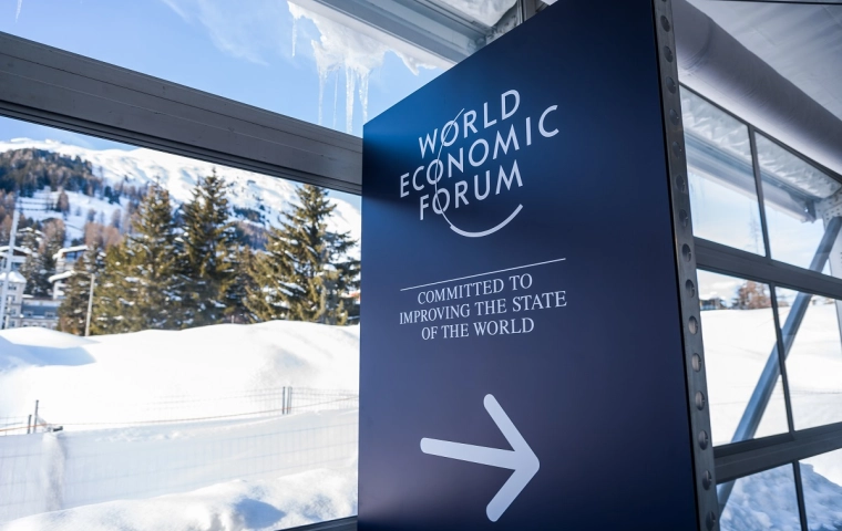 Davos: Miliarderzy i milionerzy z apelem do rządów: opodatkujcie nas