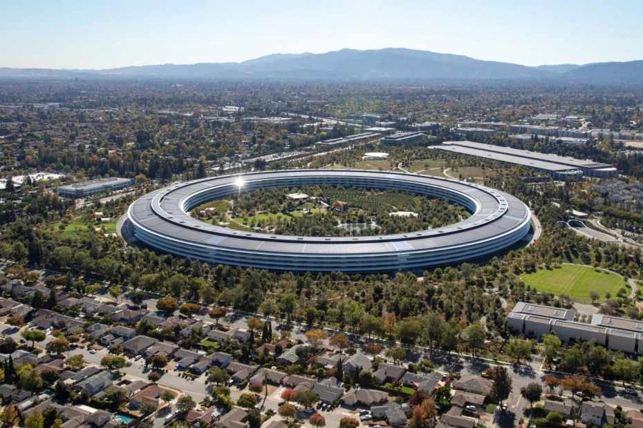 Apple Park, siedziba główna firmy w Cupertino / Fo