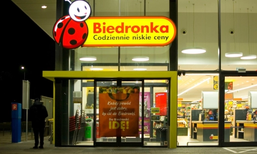 Biedronka zniechęca do zakupów w Lidlu: wojny handlowe przez SMS-y