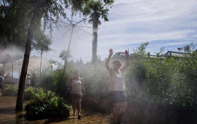 Francja. Temperatury sięgają 40°C, a wiatry zwiększają ryzyko pożarów