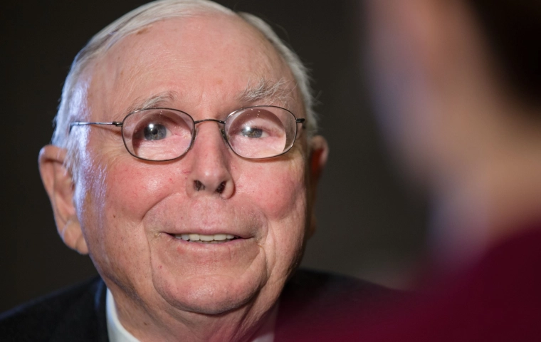 Charlie Munger, który pomógł Buffettowi zbudować Berkshire, zmarł w wieku 99 lat