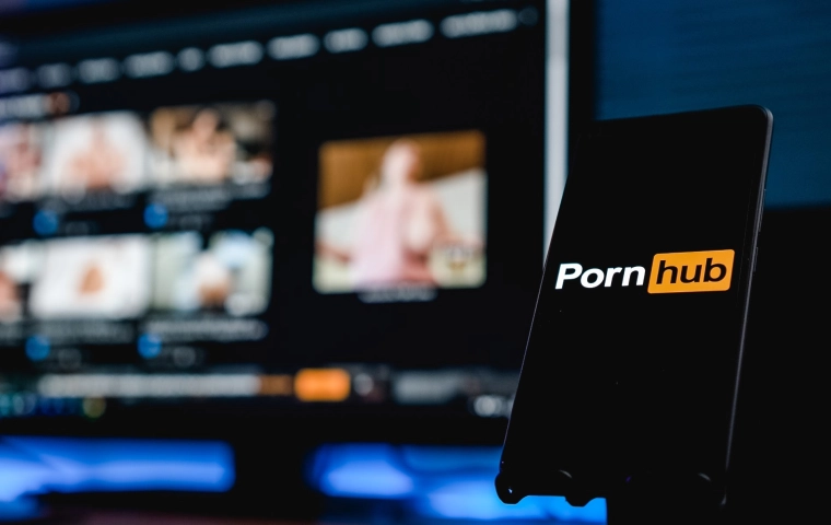 Właściciel Pornhub przyznał, że zarabiał na handlu ludźmi