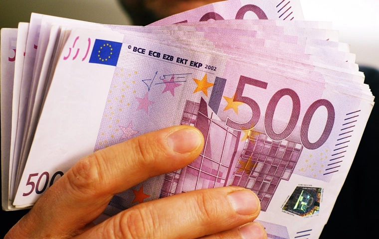 500 euro - banknot, który znika z obiegu, lecz zachowuje wartość