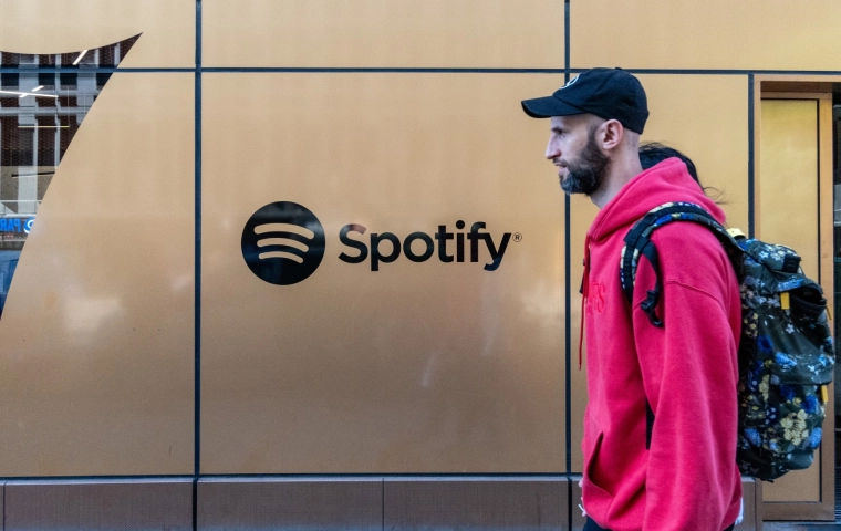 Spotify określa prowizję Apple'a jako "skandaliczną"