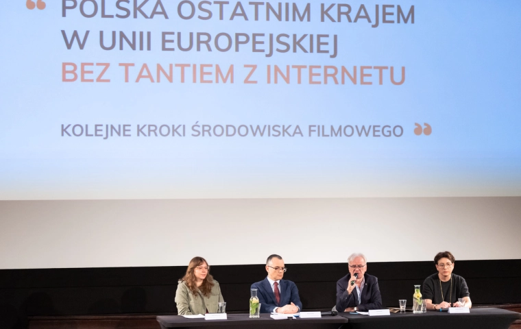 Morawiecki zablokował ustawę wprowadzającą tantiemy dla filmowców po spotkaniu z szefem Netfliksa. Jest wniosek do prokuratury